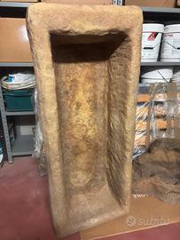 Vasca vetro resina per giardino