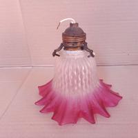 Lampadario vintage in stile Art Deco fuxia