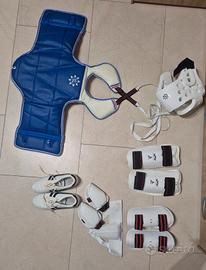 divisa completa combattimento Taekwondo 
