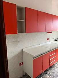 Cucina vintage Salvarani rossa e bianca completa