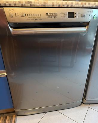 Lavastoviglie Ariston Hotpoint 14+
