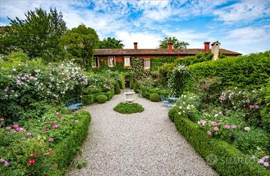 Villa di 481 m² con più di 5 locali a Fossalta di 