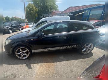 Opel Astra GTC 1.7 CDTI 125CV 3 porte Cosmo