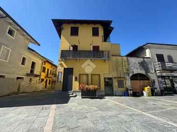 2 LOCALI A LEINÌ