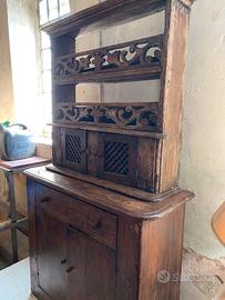 Credenza rustica con piattaia  vintage