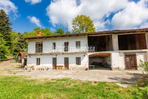 CASCINALE PANORAMICO CON TERRENO