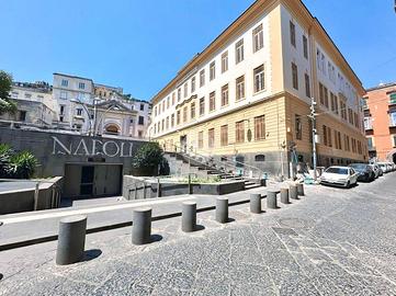 MONOLOCALE A NAPOLI