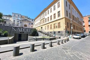 MONOLOCALE A NAPOLI