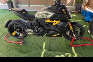 Ducati Diavel black and steel  anno 2022 km11 mila