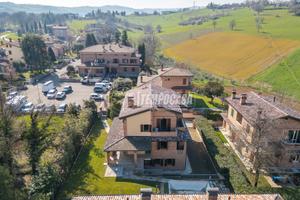 Villa Bifamiliare di recente costruzione