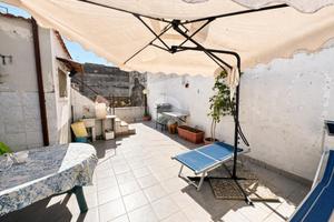 2 LOCALI A TORRE DEL GRECO