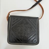 Borsa nera in vera pelle dal Marocco