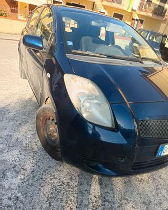 Toyota yaris 1000 benzina 5 porte 12/07