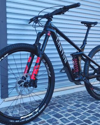 Canyon Strive carbon enduro