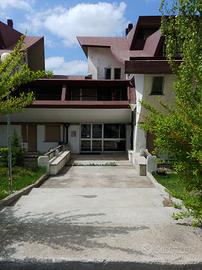 Bilocale St. Greé con giardino e cantina