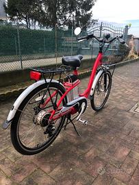 Bici elettrica adatta per uomo o donna