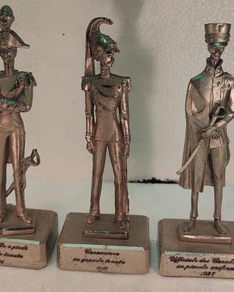 Carabinieri in peltro  soldatini statuine 