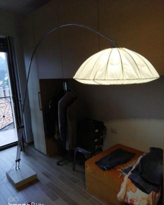 Lampada da pavimento