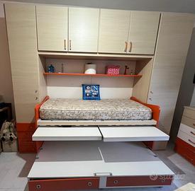 Letto a castello con armadio
