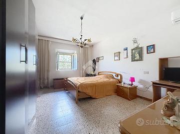 5 LOCALI A COLLESALVETTI