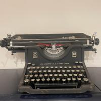 Macchiana da scrivere Olivetti M40