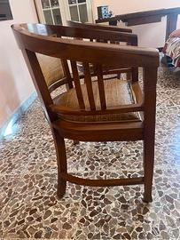 Sedie e tavolo in noce