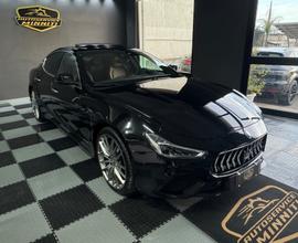 Maserati Ghibli V6 430 CV Q4 Gransport