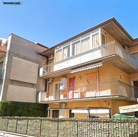 Camporotondo- Via Padre Pio - Vani 4 -Buone Condiz