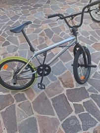 bicicletta bmx