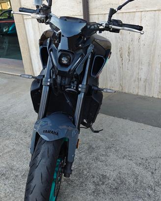 Yamaha MT-09 MTO9 CYAN
