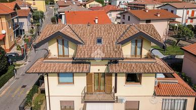 4 LOCALI A ADRO
