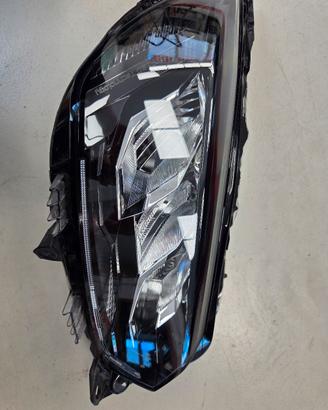 Fanale anteriore destro Peugeot 208 2019-2025 Led