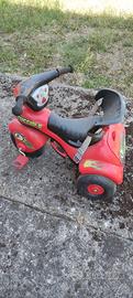 Triciclo e moto con pedali