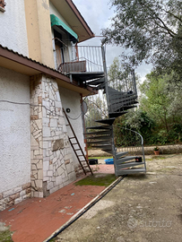 Villa indipendente 220mq 6500mq di giardino