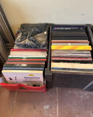 CD, Vinili, macchine fotografiche,