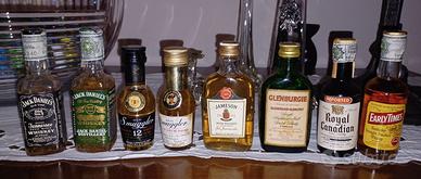 N. 8 MIGNON WHISKY ENCYCLOPEDIA SOFFIANTINO NO BOX