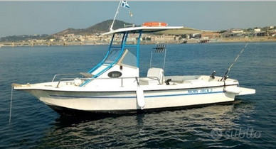Barca a motore