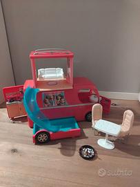 Camper Barbie con piscina