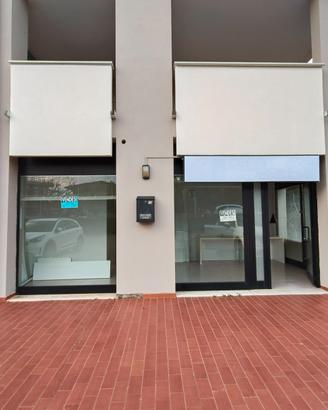 UFFICIO / NEGOZIO SIRMIONE con portico esclu
