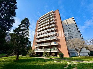 Appartamento di 130 m² con 5 locali e box auto a T