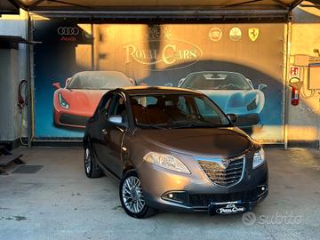 Lancia Ypsilon 1.3 MJT 95 CV 5 Porte Gold/Unipro