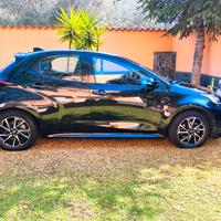 Yaris hybrid trend aprile 2023