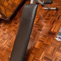 Panca inclinata, palestra fitness