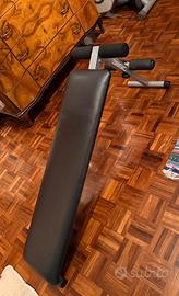 Panca inclinata, palestra fitness