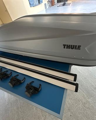 Box tetto Thule Pacific con barre AeroBar e piedi