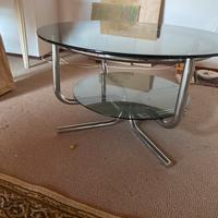 Tavolo in vetro e accaio