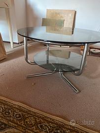 Tavolo in vetro e accaio