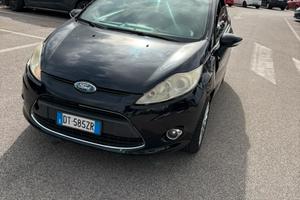 Ford fiesta neopatentati trattabile