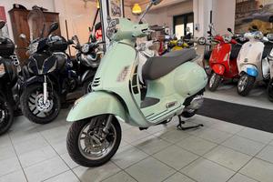 PIAGGIO Vespa GTS 300 Super Nuova my 2025 CC310