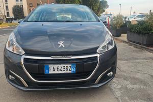 Peugeot 208 1.4 HDi 68 CV 5 porte Allure